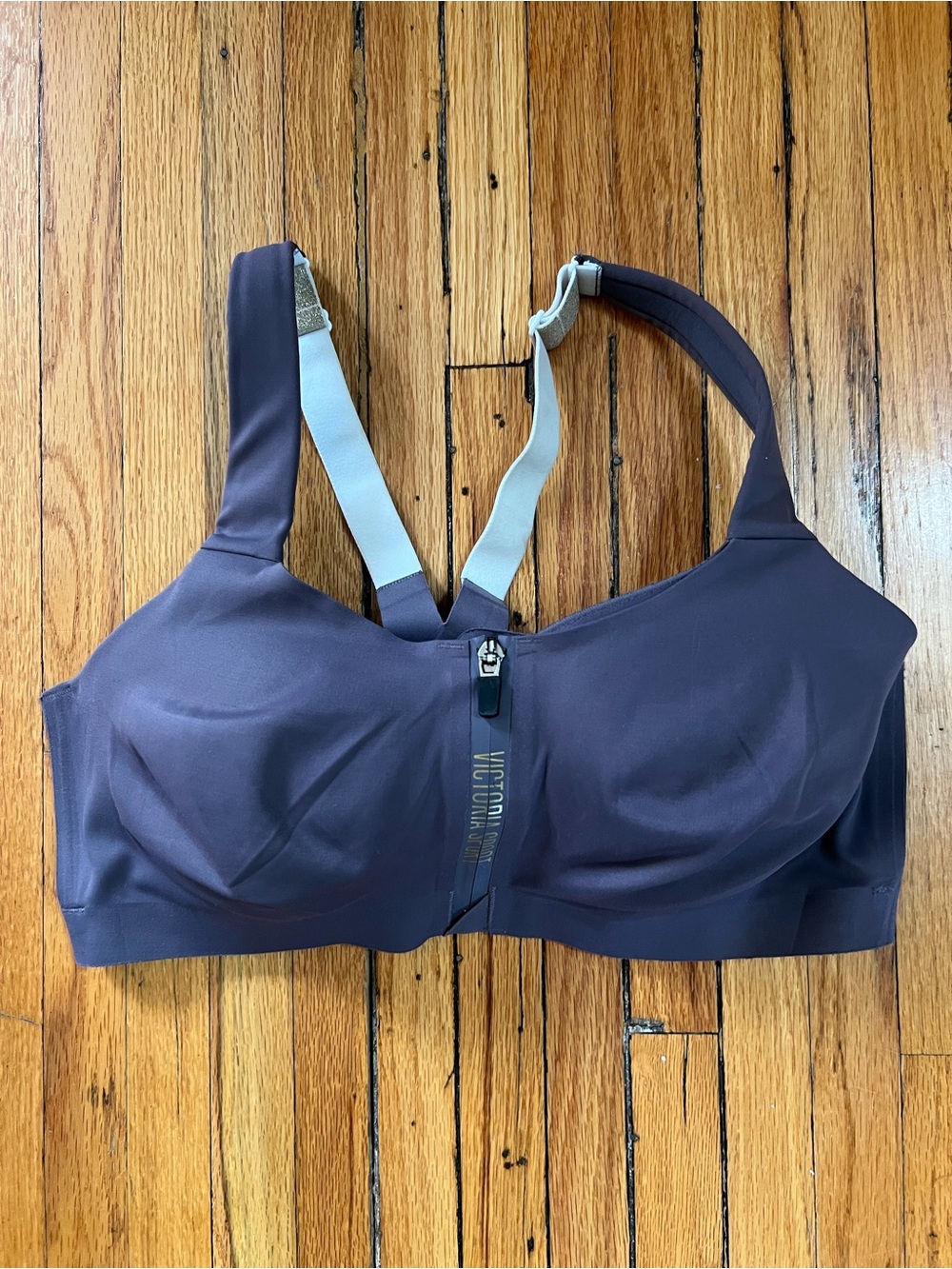 Victoria's Secret Incredible Knockout Ultra Max, Front-Zip Sports Bra